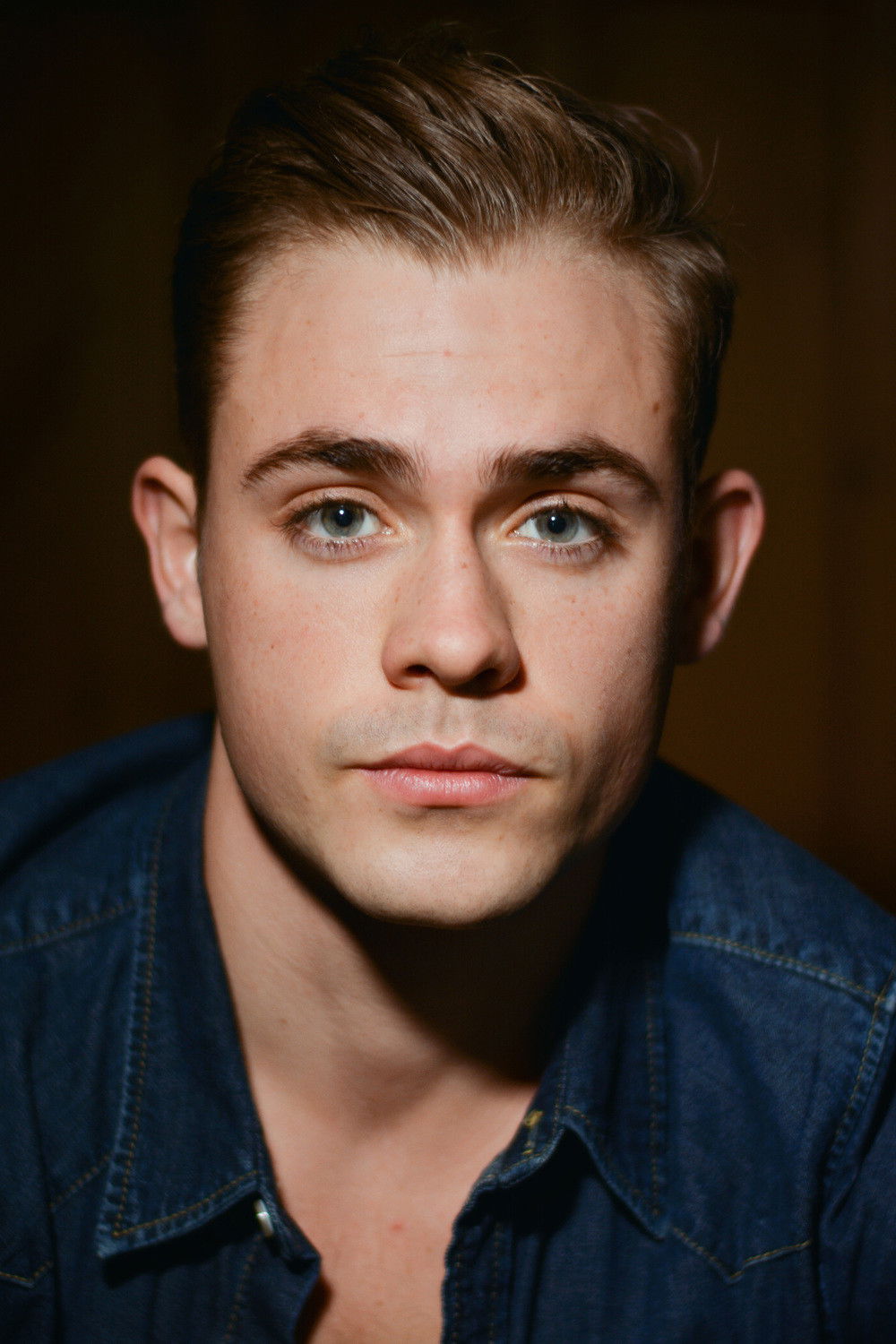 et billede af Dacre Montgomery
