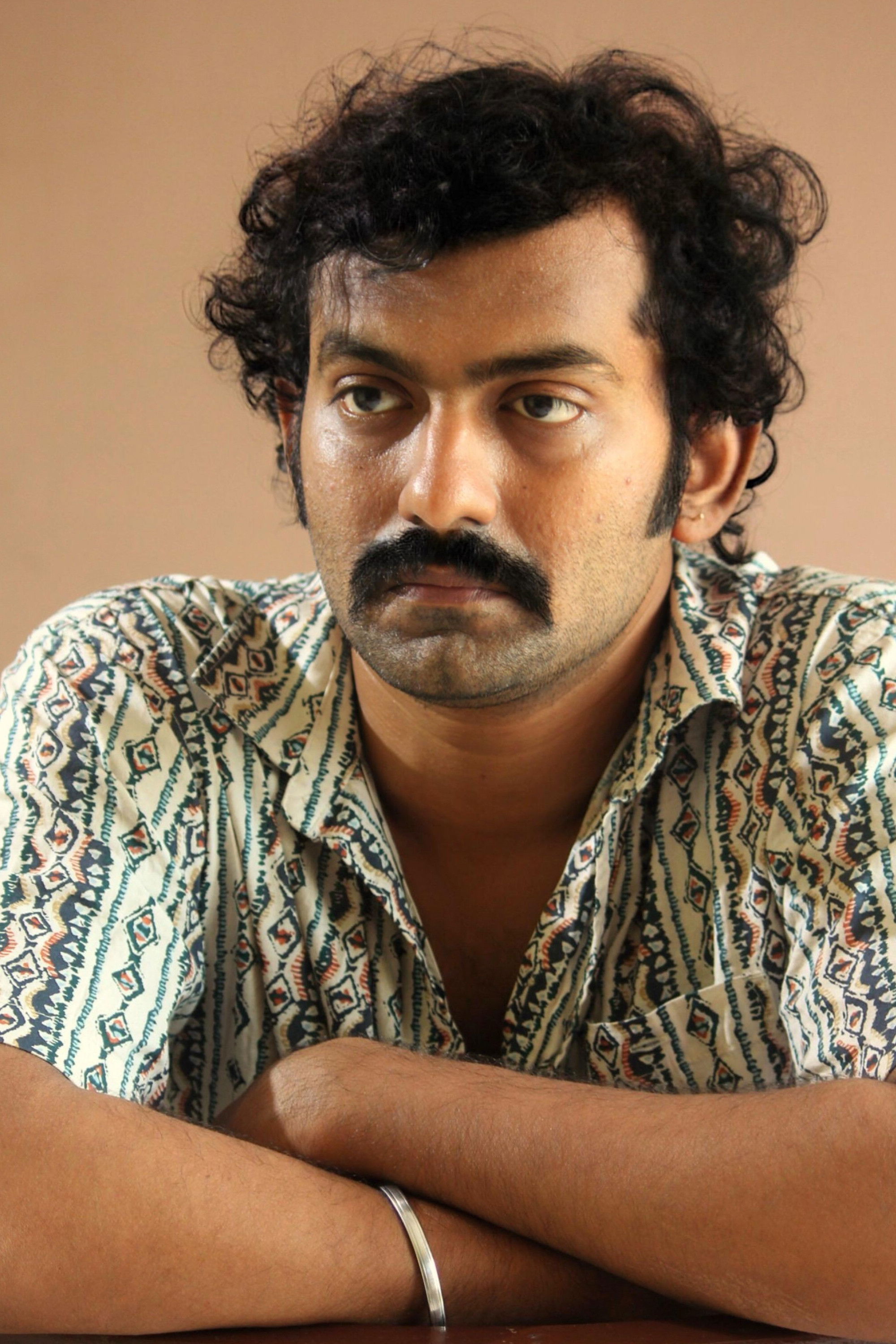 et billede af kapil veleavan