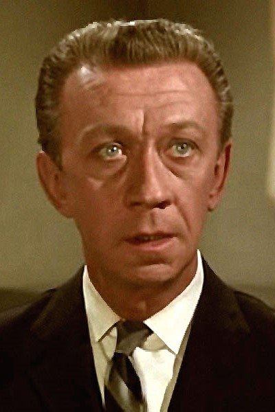 et billede af James Millhollin