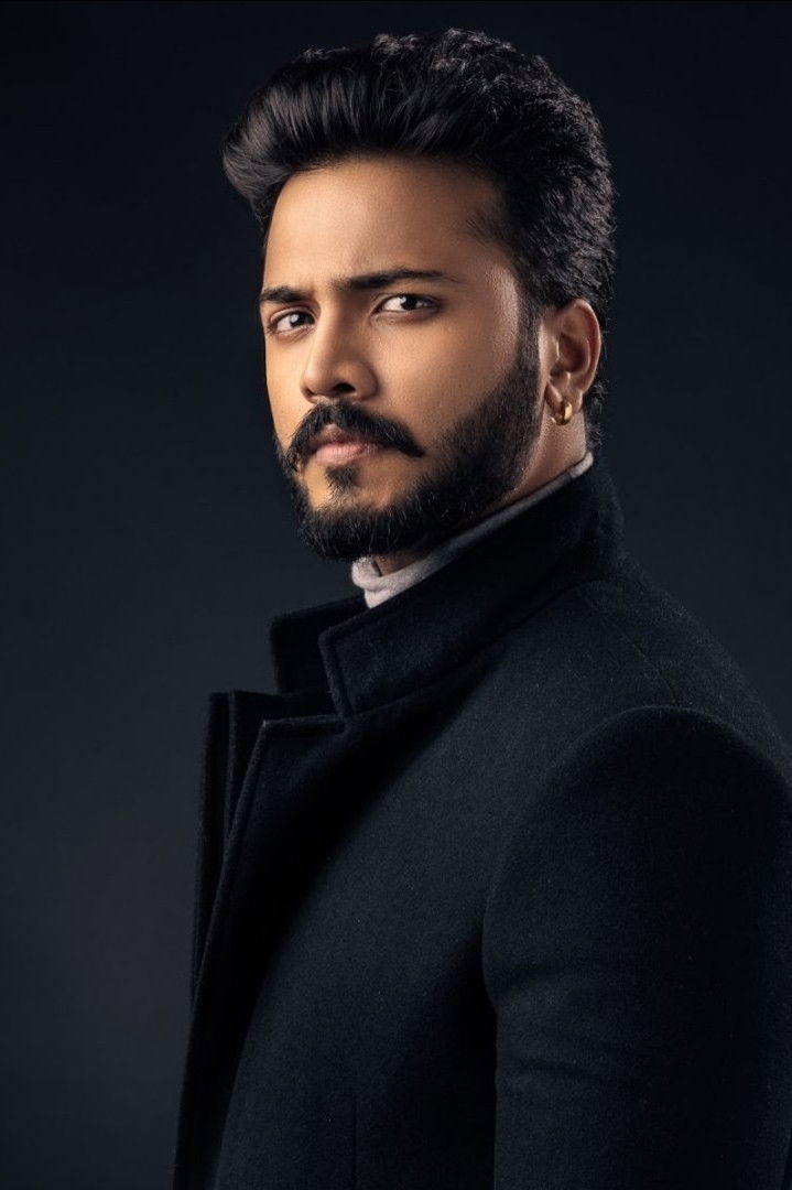 et billede af Vijay Suriya