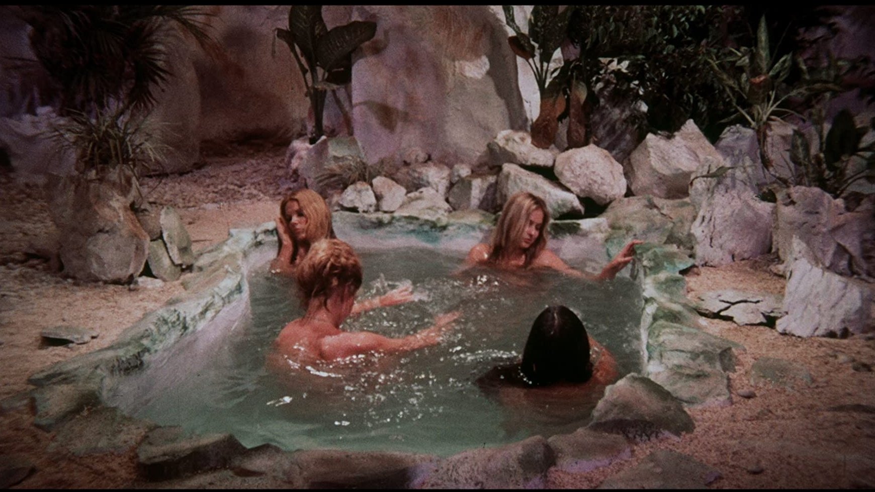 The Thirsty Dead (1974)