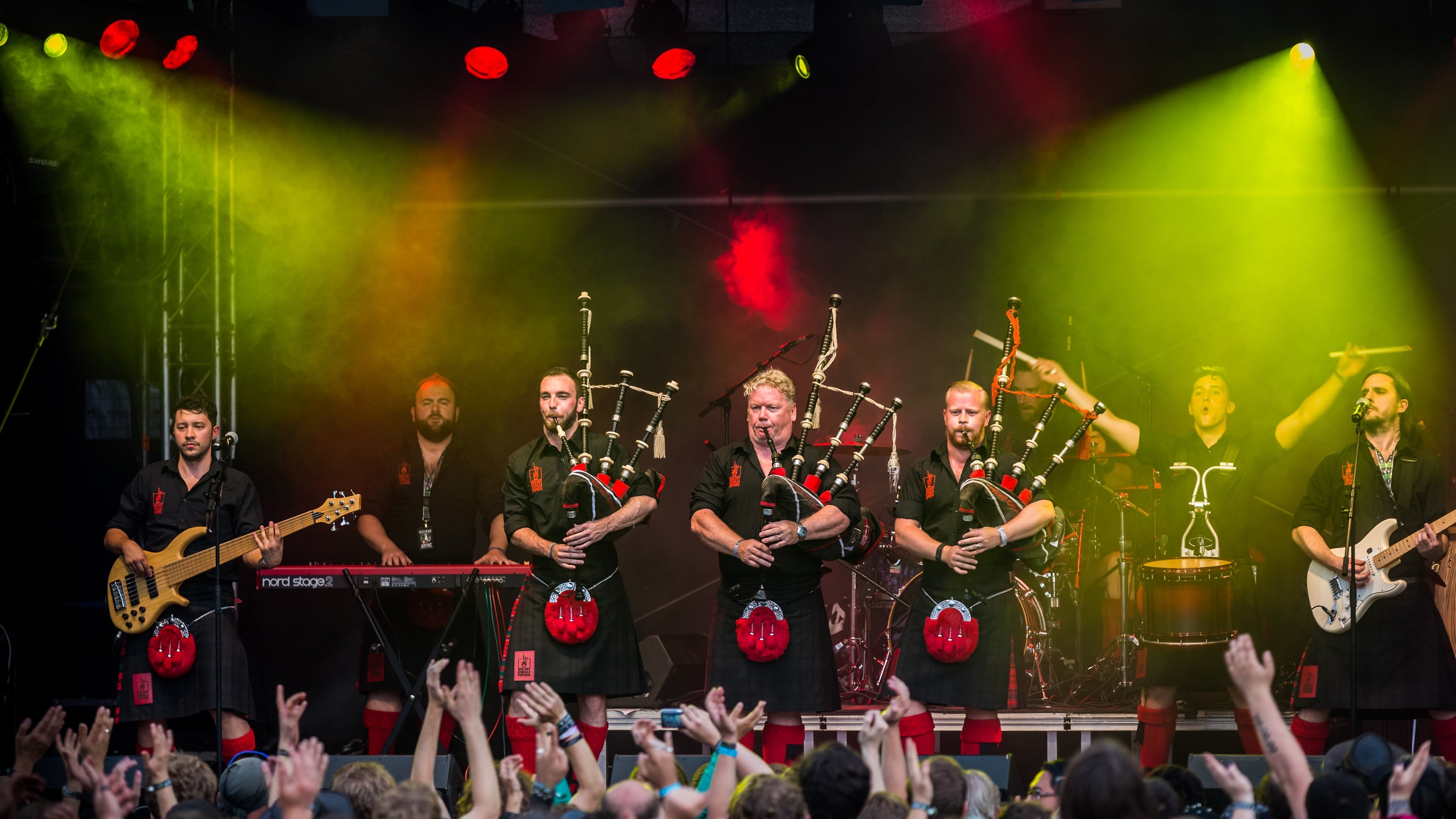 Red Hot Chilli Pipers - Blast Live