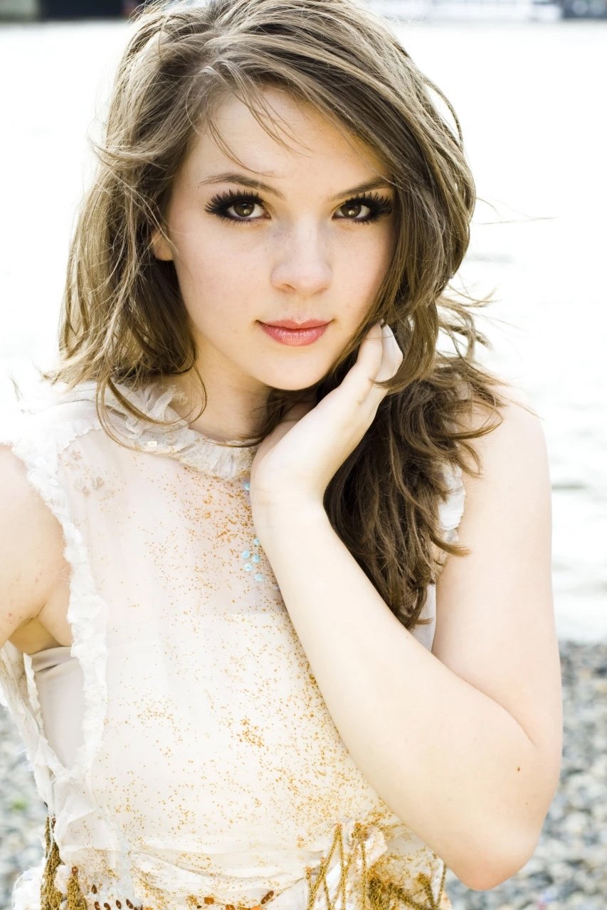 Aisling Knight's picture in the cast