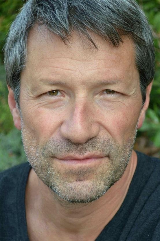 et billede af Denis Leroy