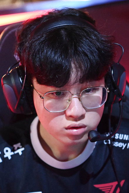 et billede af Choi Woo-je