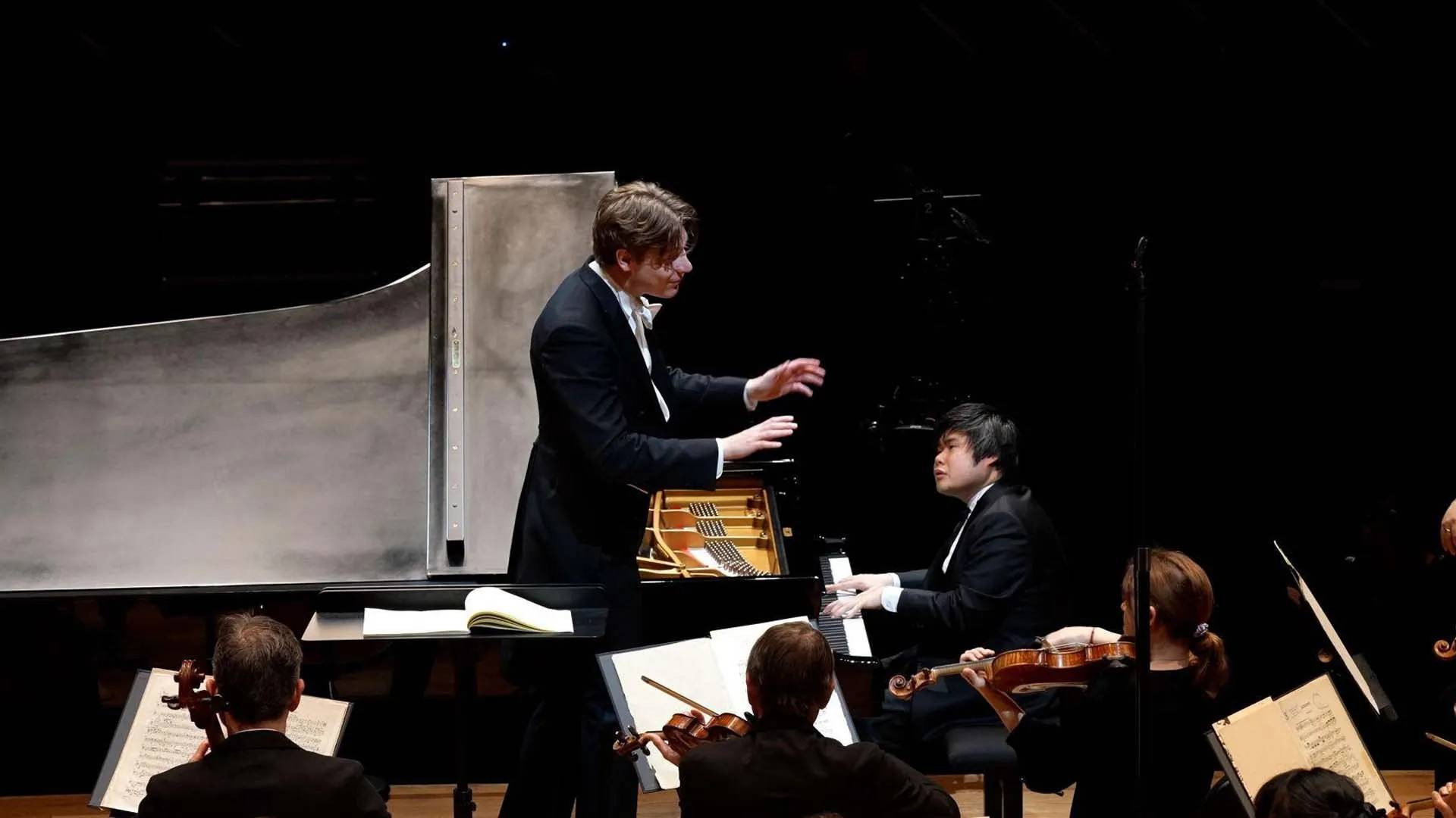 Grieg: Piano Concerto in A minor Nobuyuki Tsujii in Paris