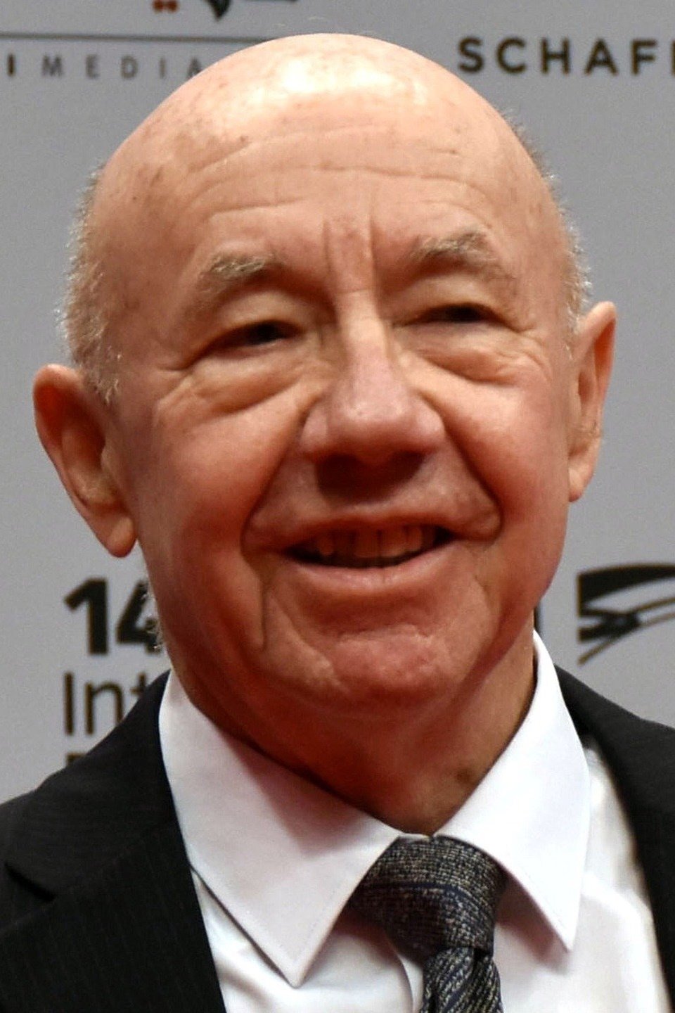 et billede af Adrian McLoughlin