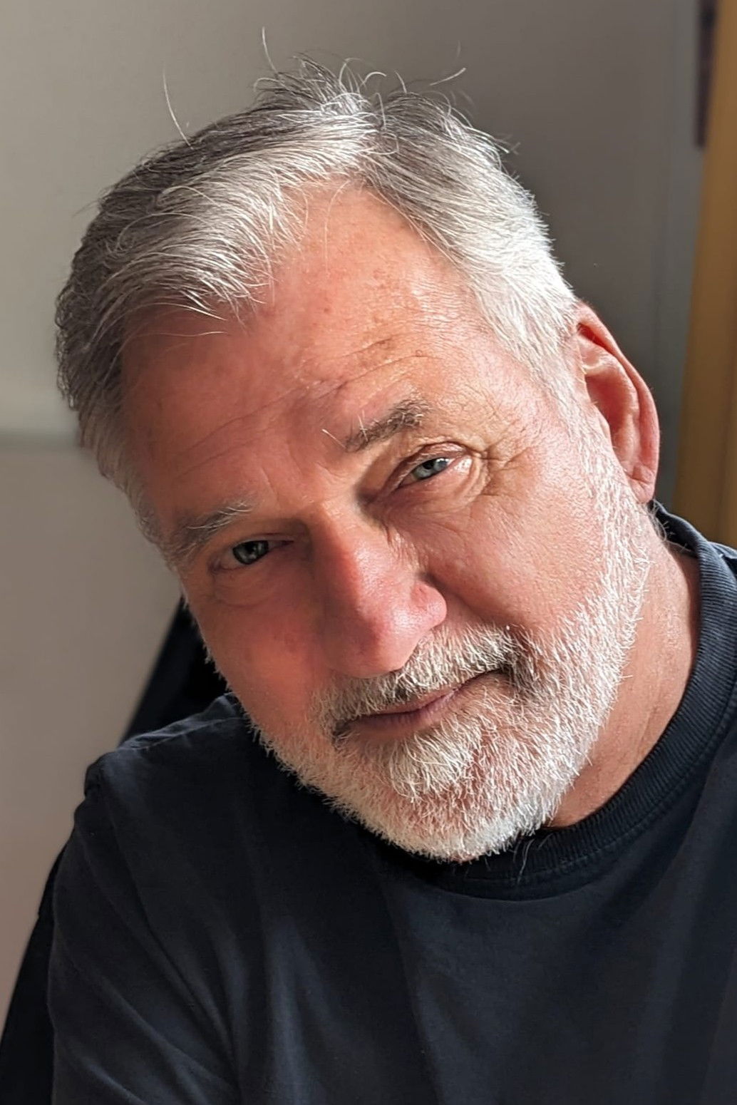 et billede af Peter Manoogian