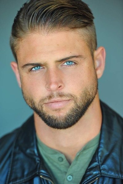 et billede af Connor Skific