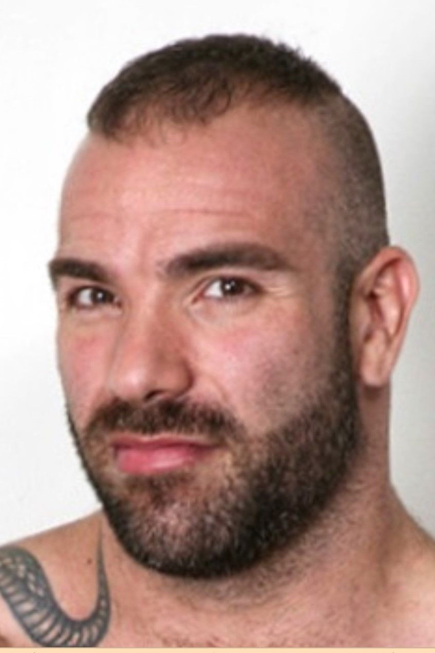 et billede af Max Hilton