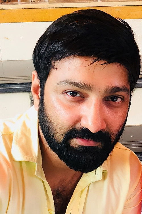 et billede af Tanveer Hashmi