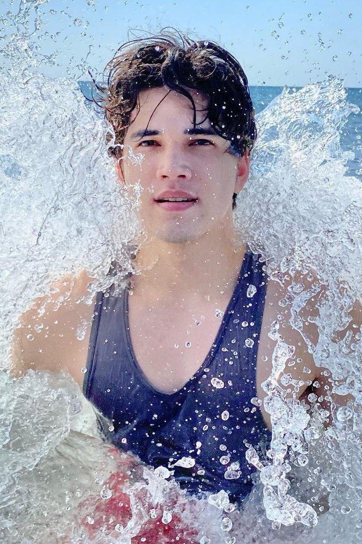 John David Schon's picture in the cast