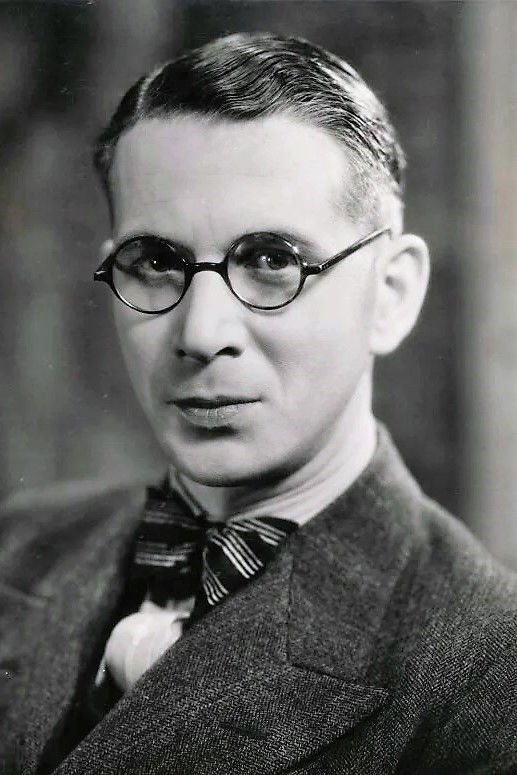 et billede af Henry Hall