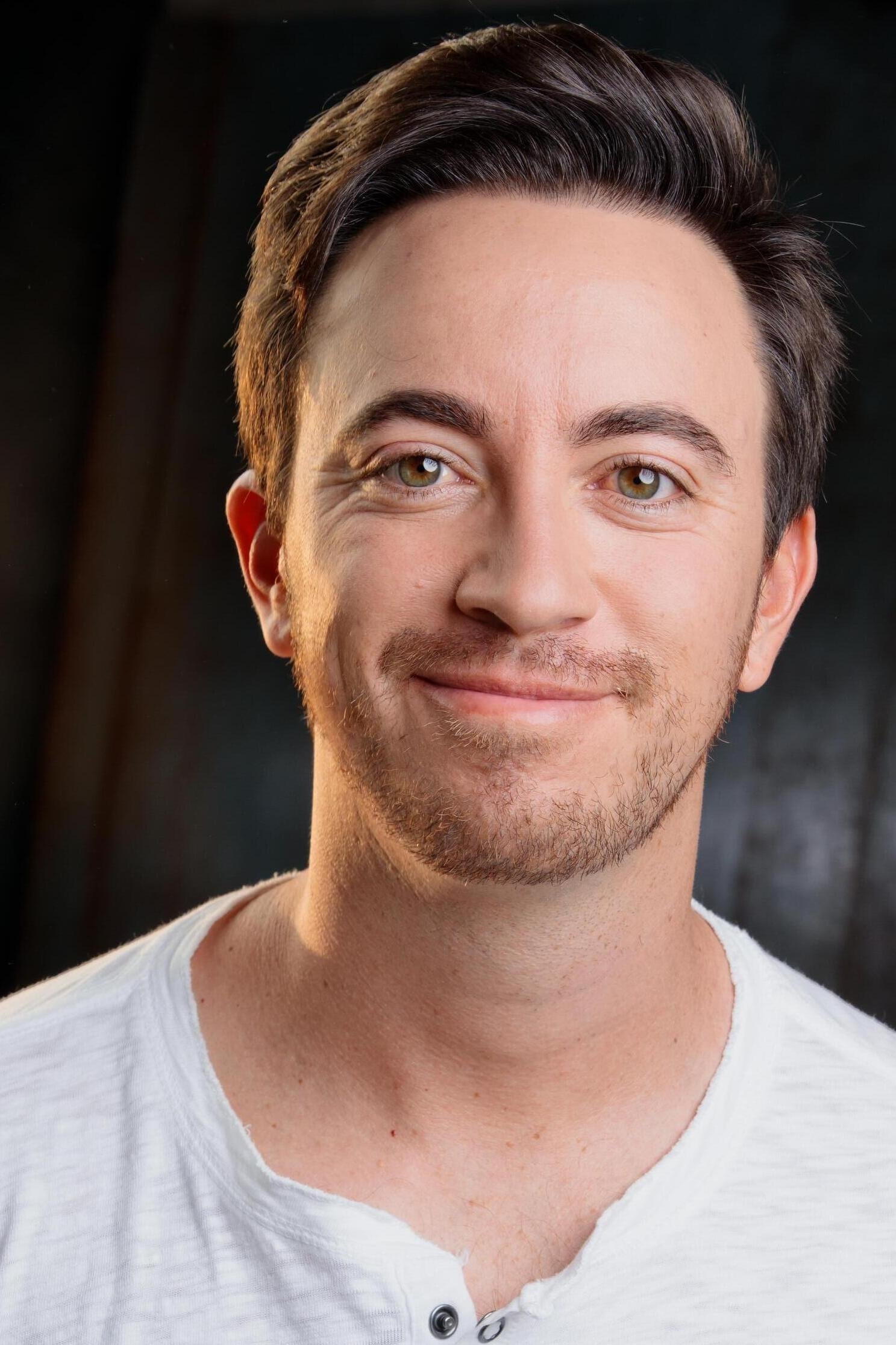 et billede af Charlie Alvarado