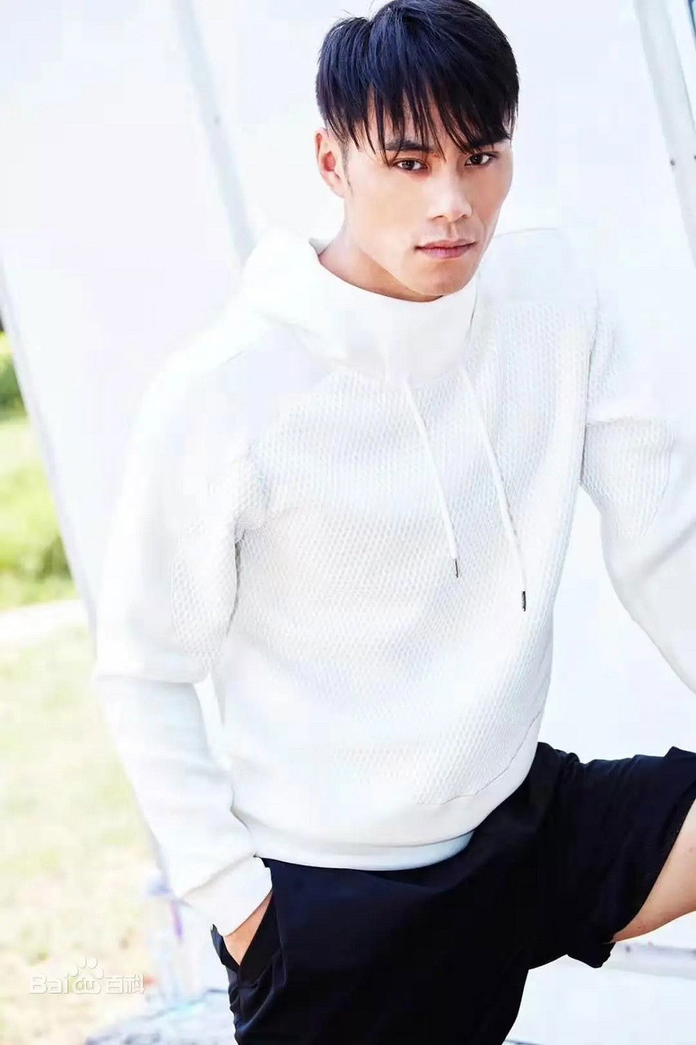 et billede af Shi Ou