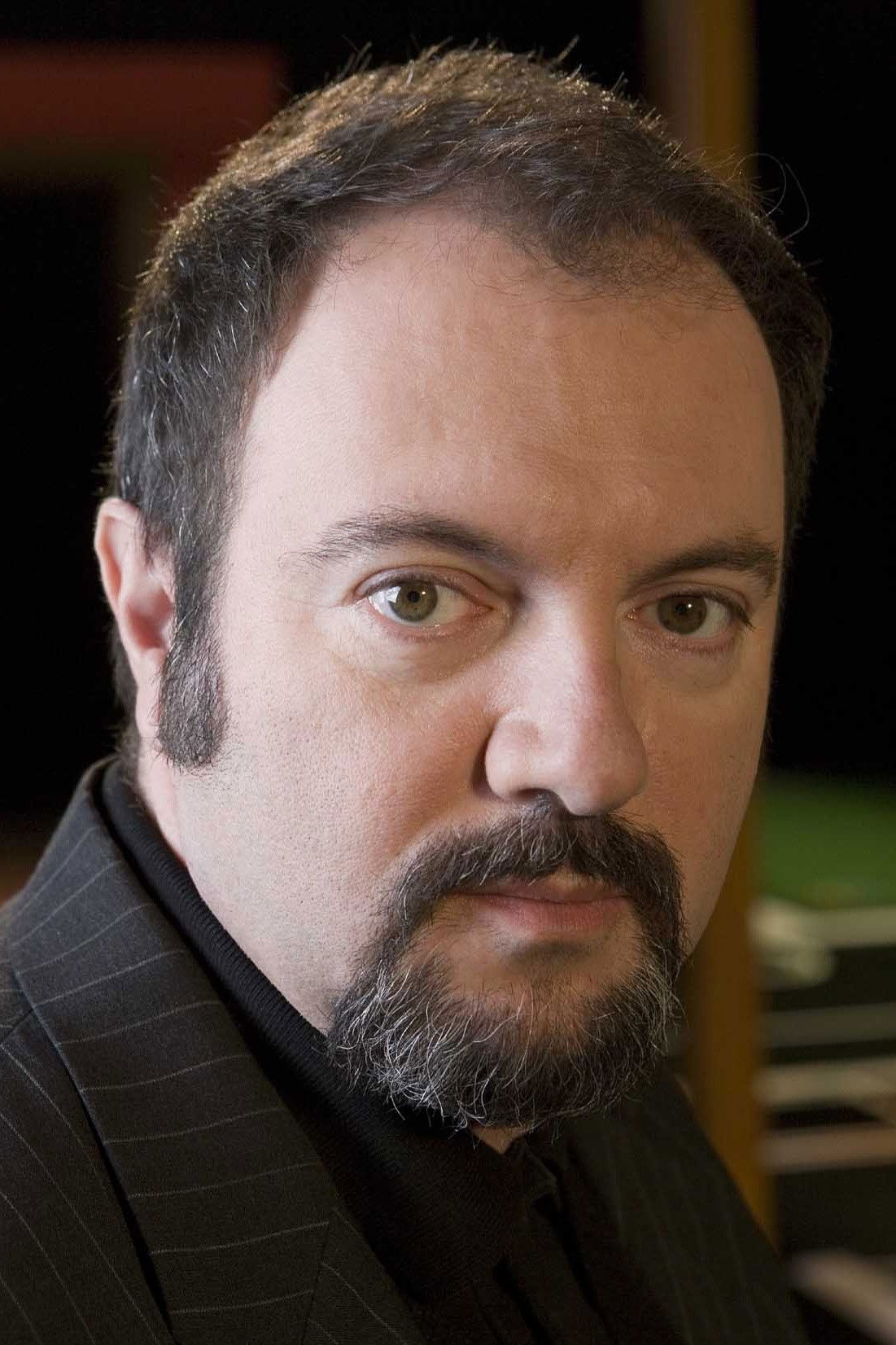 et billede af Carlo Lucarelli