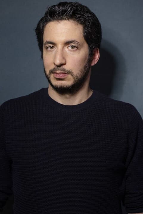 et billede af Douglas Attal