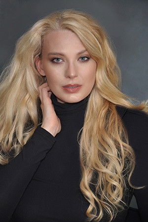 et billede af Holly Zuelle