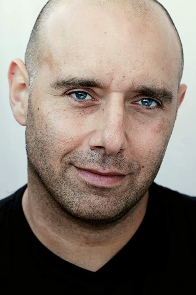 et billede af Munda Razooki