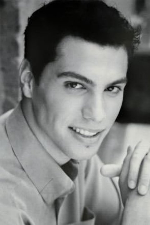 et billede af Matthew Vega