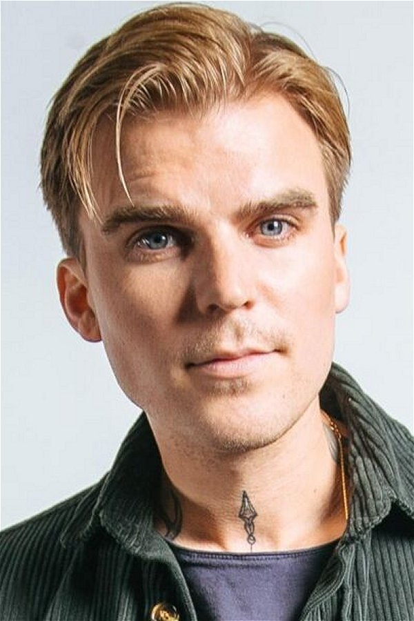 et billede af Micky Skeel Hansen