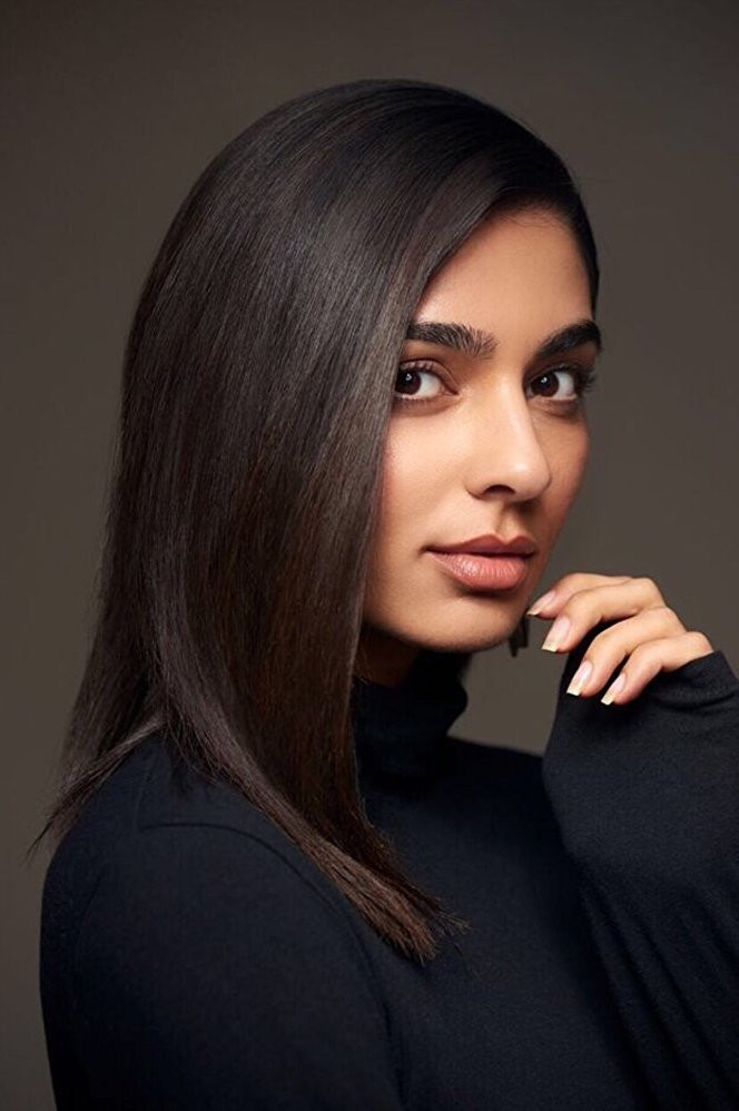 et billede af Nida Khurshid