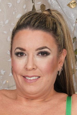 et billede af Maisie Lewis