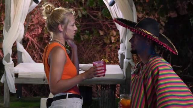 Hotel Paradise 6x27