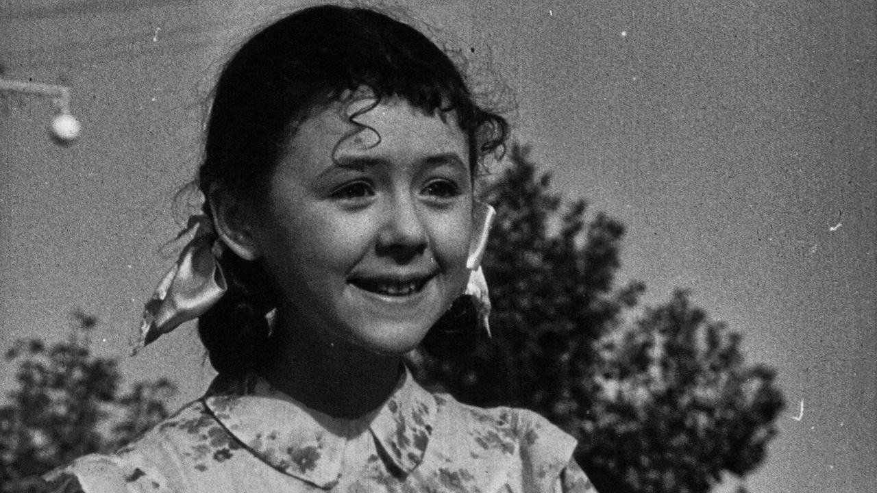 The Girl and the Crocodile (1956)