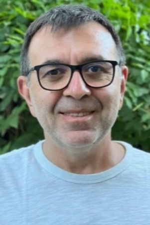 et billede af Bora Tekay