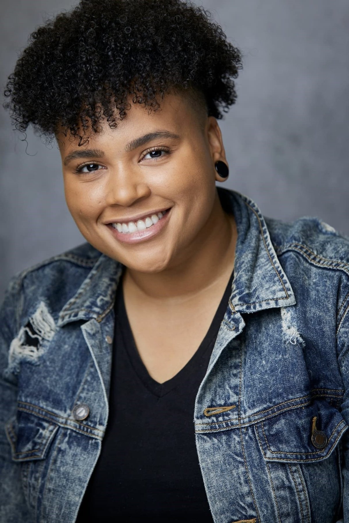 et billede af Melanie J. Newby