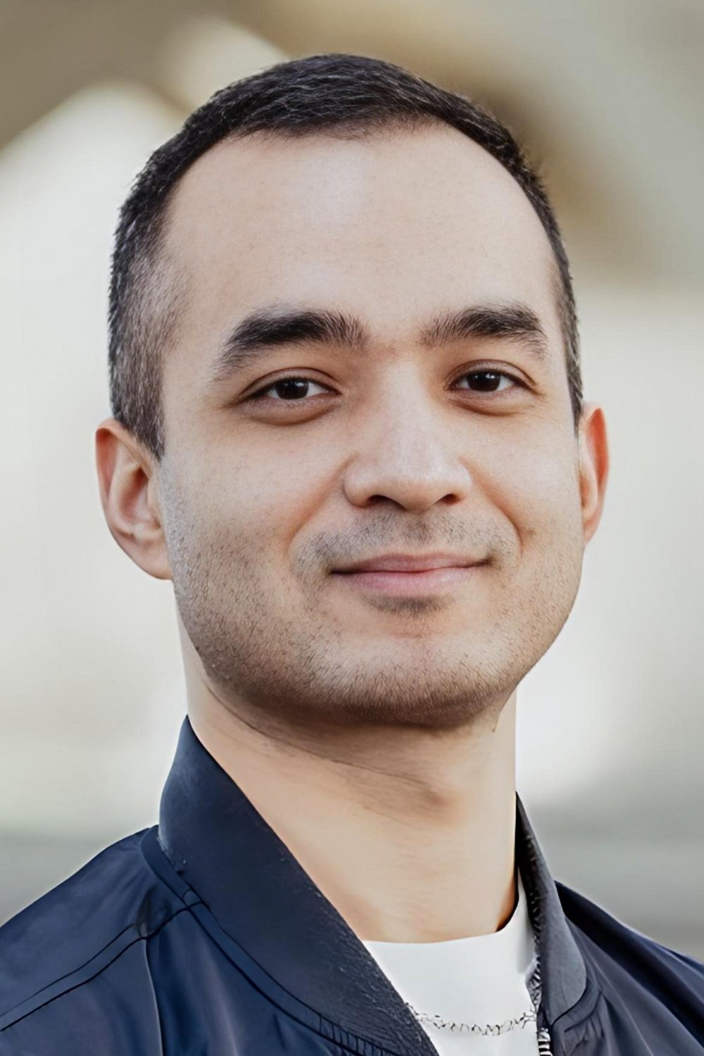 et billede af Alicher Adill