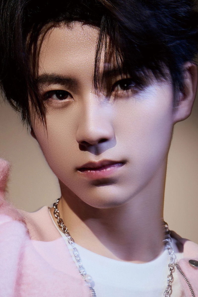 et billede af Huang Yubo