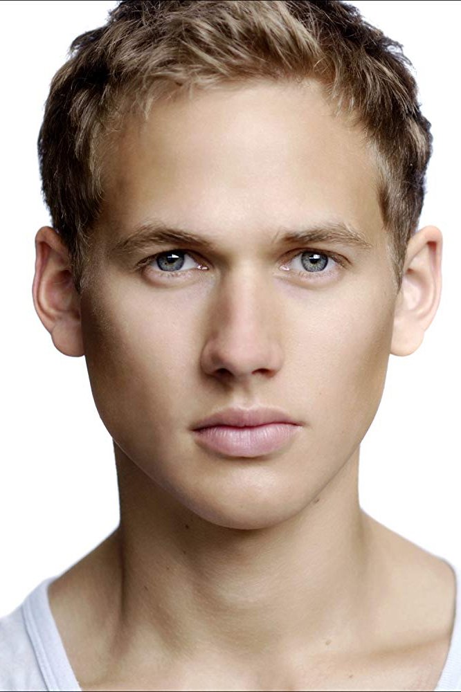 et billede af Gregg Lowe