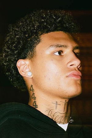 et billede af Elijah Flores