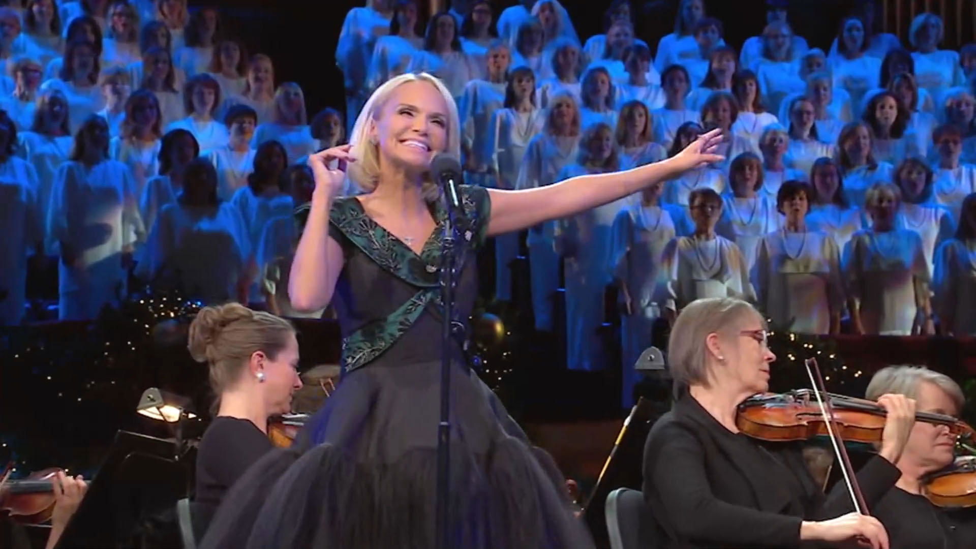 Angels Among Us: The Tabernacle Choir at Temple Square featuring Kristin Chenoweth (2019)