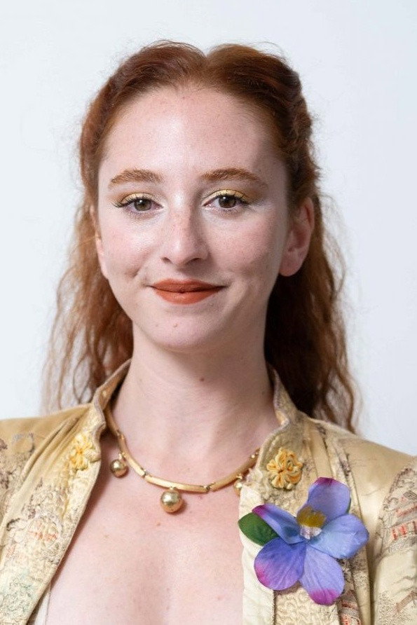 emmy Curl