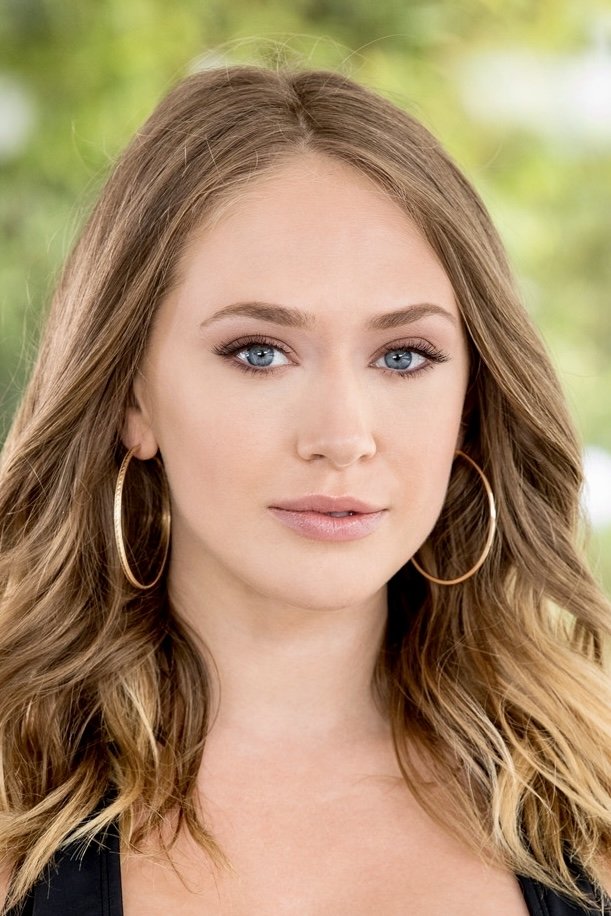 et billede af Kagney Linn Karter