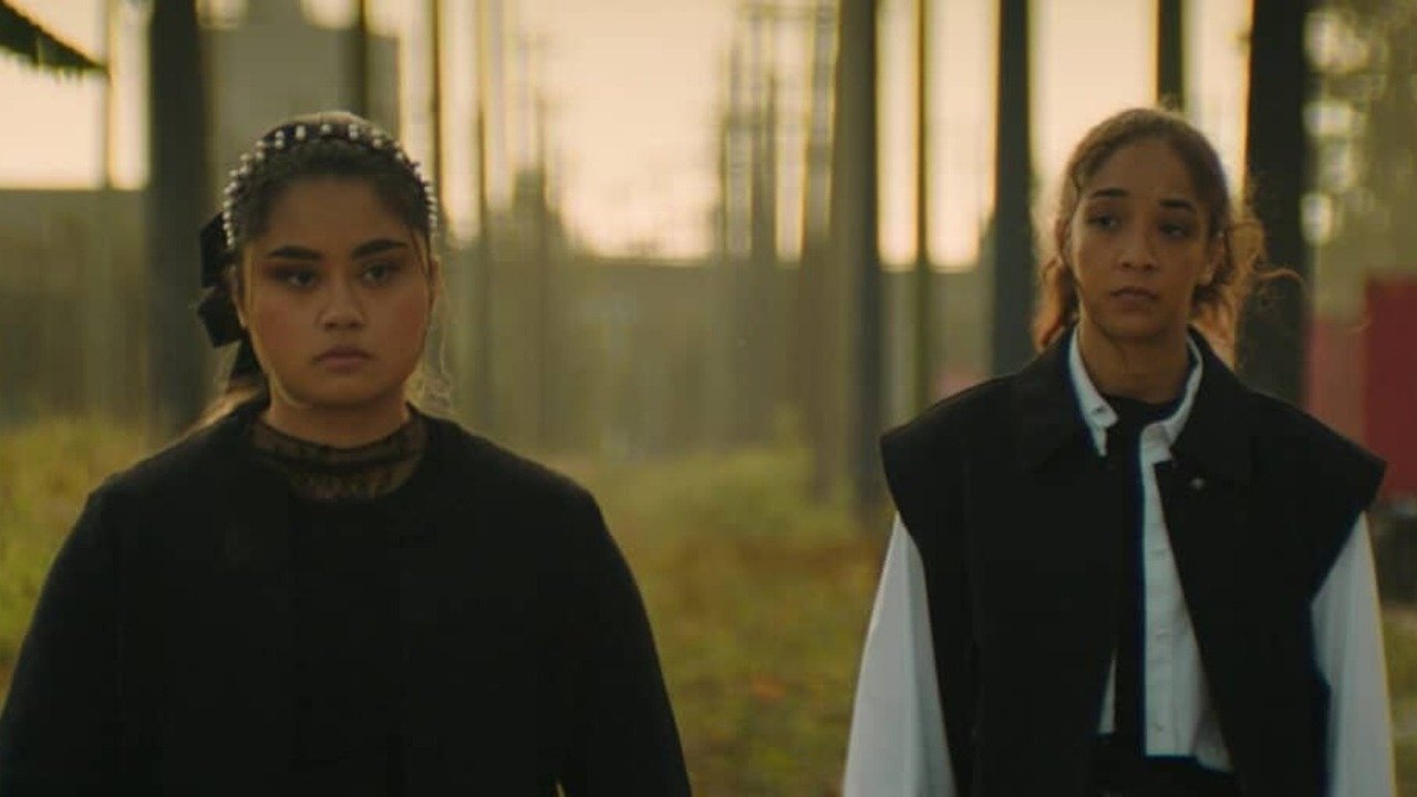 Imagem do Filme For God's Sake Wake Her Up