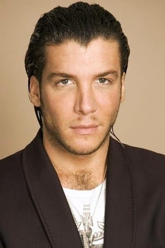 et billede af Mike Adriano