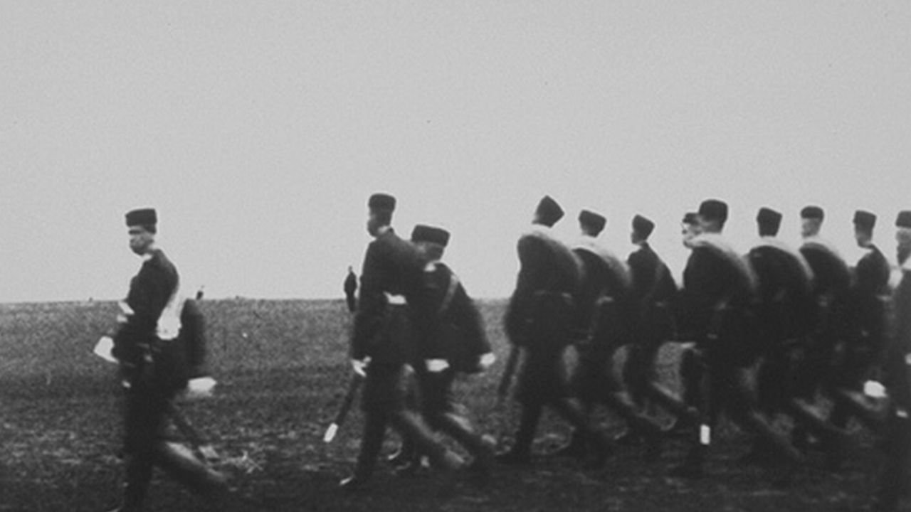 Imagem do Filme Revue de Krasnoïe Selo : pages