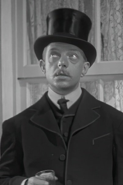 et billede af Marcel Duhamel