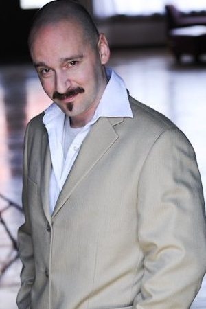 et billede af Todd Gillenardo