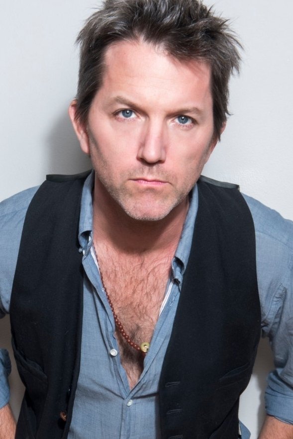 et billede af Jon Patrick Walker