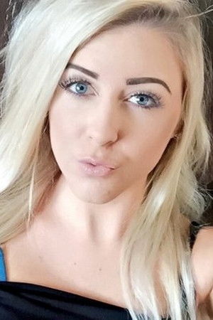 et billede af Kylie Hough