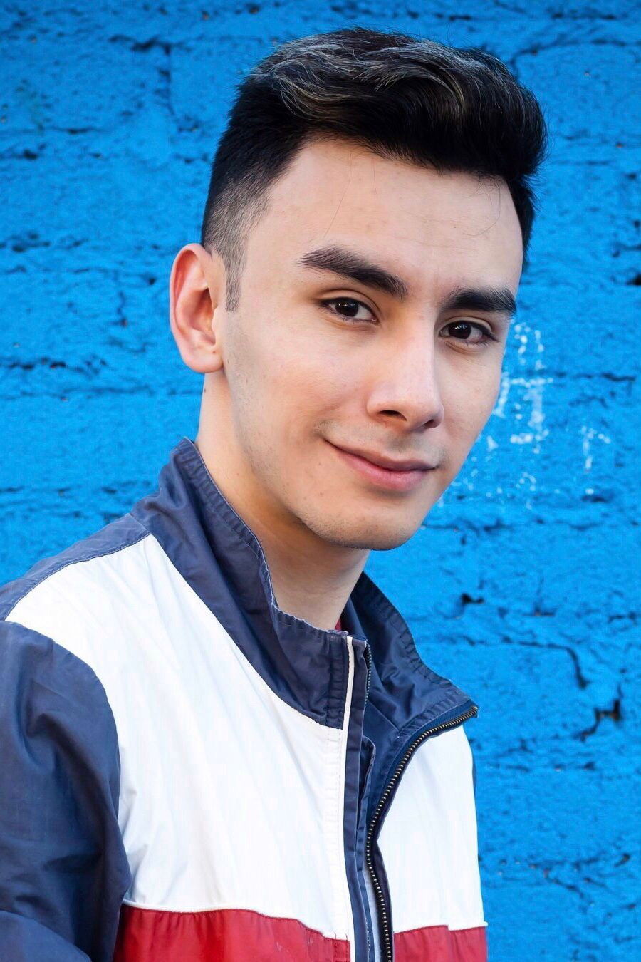 et billede af Saúl Hernández