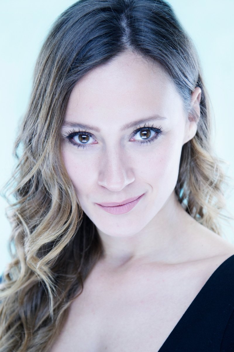 et billede af Şive Şenözen