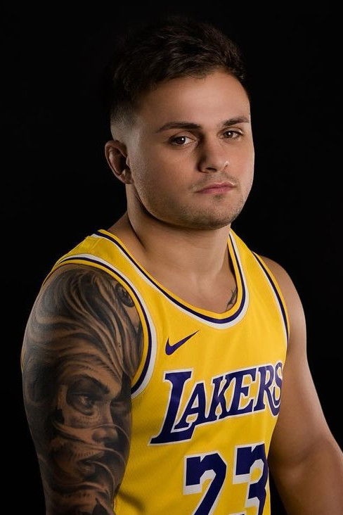 et billede af T.J. Laramie