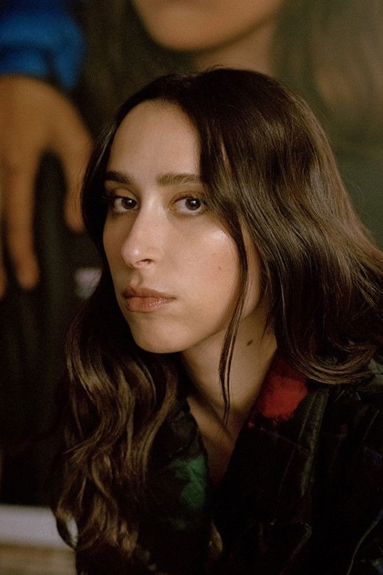 et billede af Chloe Wise