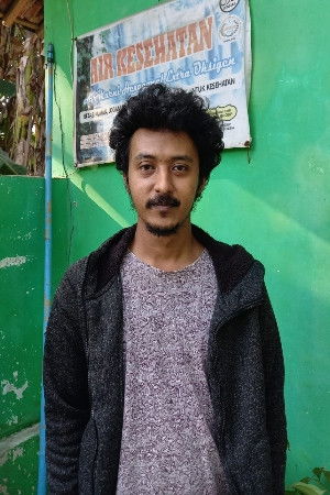 et billede af Adha Roi